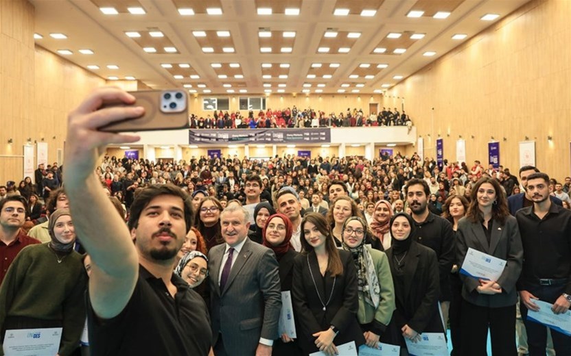 ÜNİDES Sertifika Töreni Kapsamında Üniversiteli Gençler İstanbul’da Bir Araya Geldi