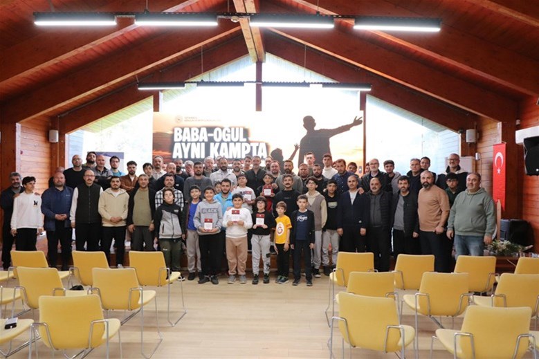 Baba ve Oğul Aynı Kampta!