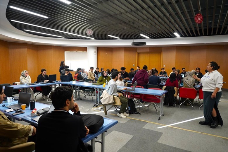 GEN-2030 Dijital Yetkinlikler ve Yapay Zekâ Atölyesi İstanbul’da Başladı!