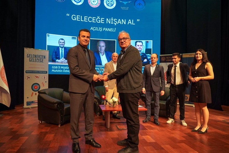 “Geleceğe Nişan Al” Kariyer Günleri Başladı!